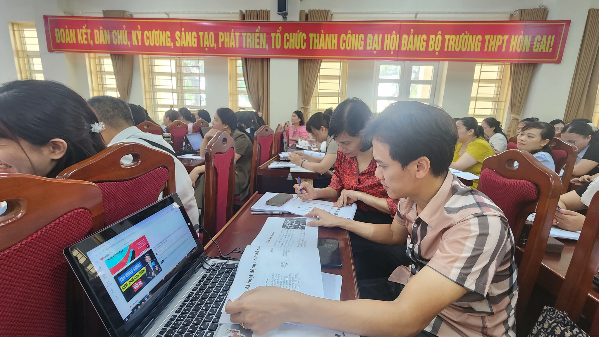 Tập huấn ứng dụng trí tuệ nhân tạo (AI) trong dạy học - Hướng tới năm học 2025-2026 với tâm thế sẵn sàng