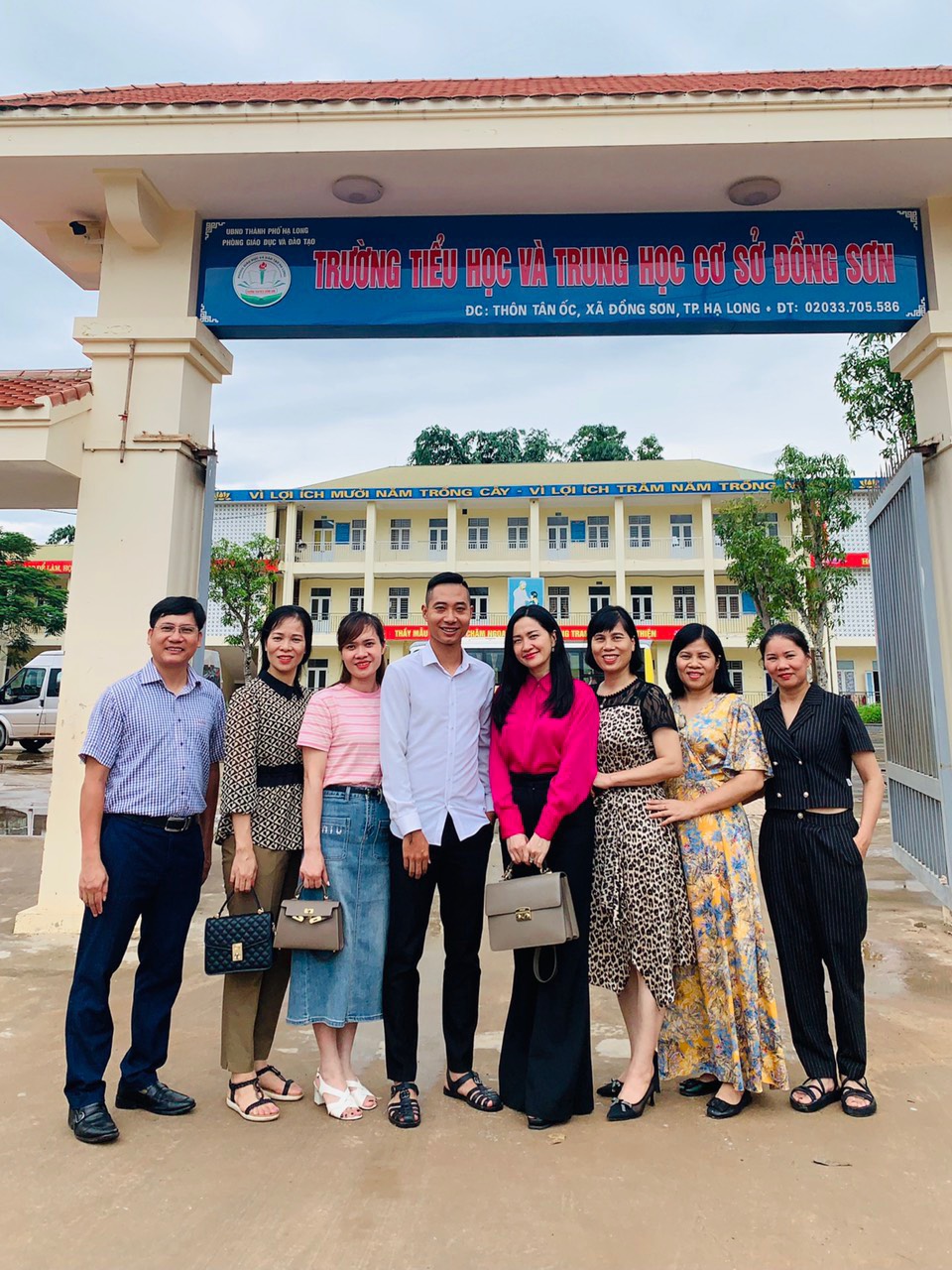 Đồng chí Nguyễn Hoàng Nam thực hiện công tác tại trường TH&THCS Đồng Sơn